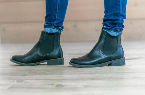 Black trendy Boots