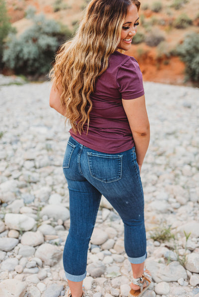 Dark wash distressed kancan capris