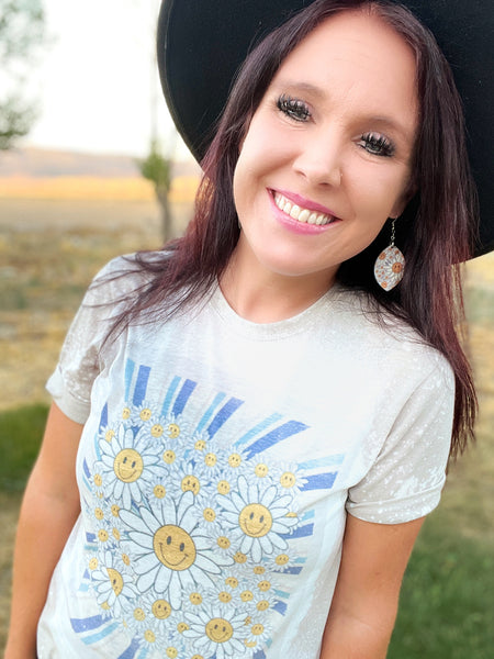 Daisy Dearest graphic tee