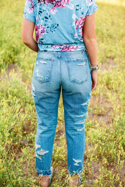Kan Can Distressed Mom Jeans
