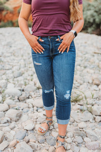 Dark wash distressed kancan capris